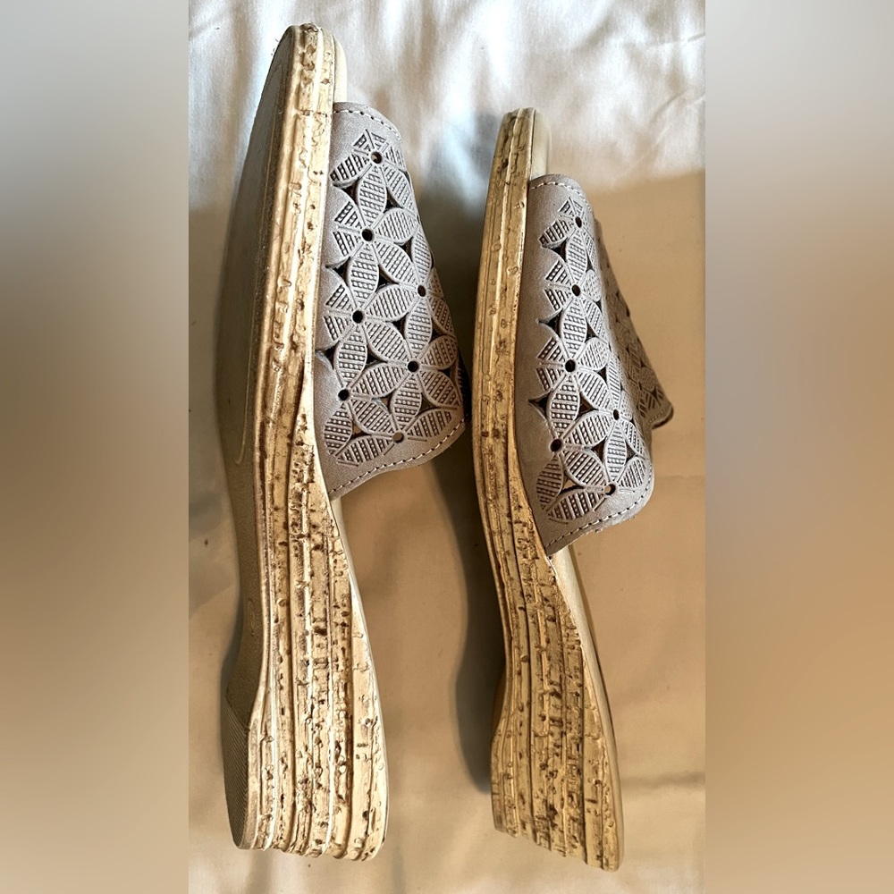 Spring Step Beige Wedges SZ 10 (Euro 41)